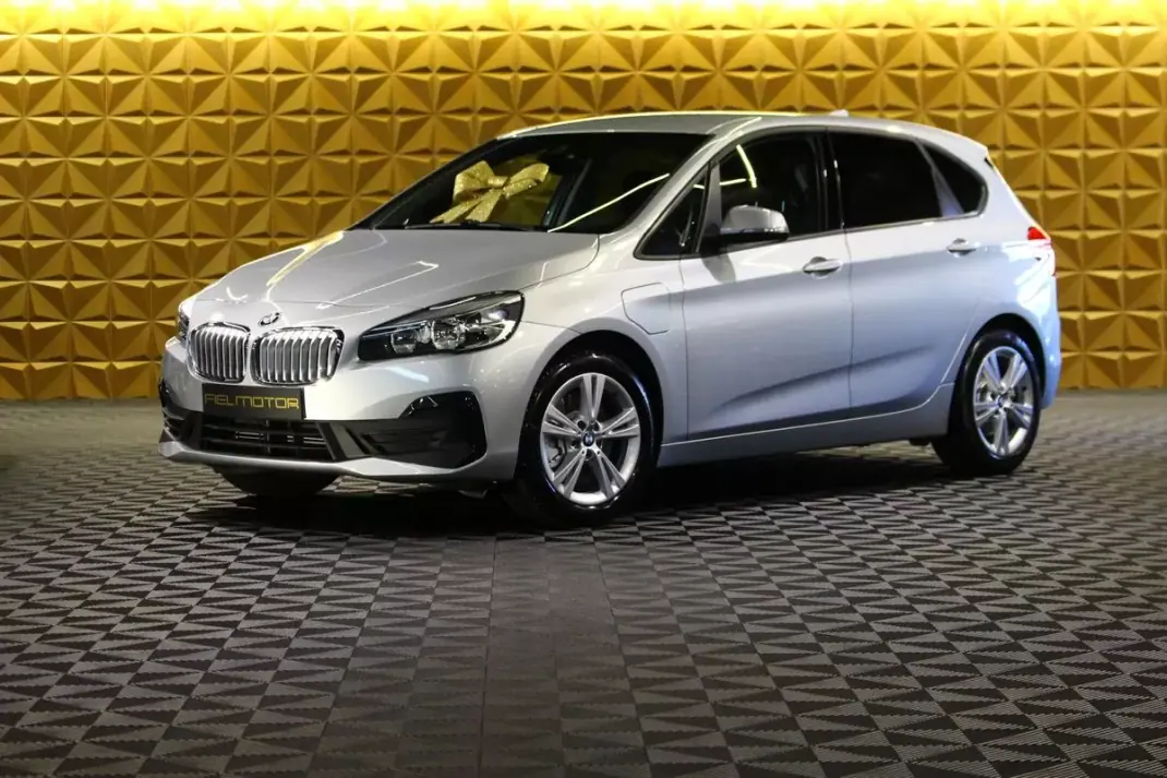 BMW 225xe Active Tourer 2019 - 19600 EUR, 44476 km - AUTO.MOTO.pt - 44476km - foto 1 de 30