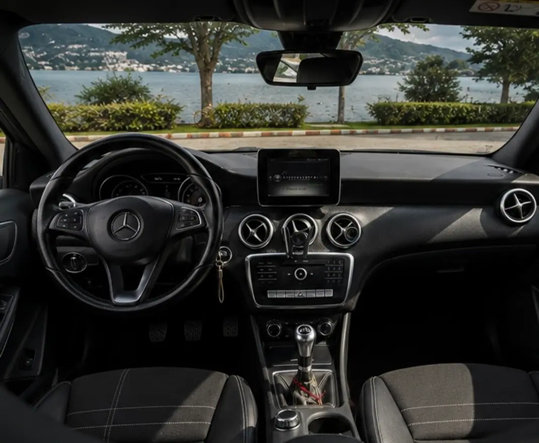 Mercedes-Benz A 180 2016 - 16750 EUR, 160000 km - 160000km - foto 7 de 9