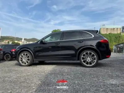 Porsche Cayenne 2012 - 29500 EUR, 211000 km - AUTO.MOTO.pt - 211000km - foto 15 de 22