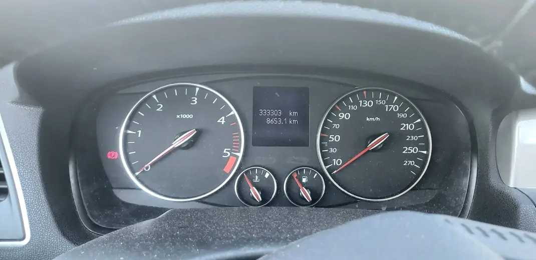 Renault Laguna Break 2011 - 5750 EUR, 333000 km - 333000km - foto 5 de 8