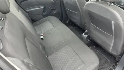 Dacia Sandero 2016 - 5950 EUR, 150000 km - AUTO.MOTO.pt - 150000km - foto 11 de 15