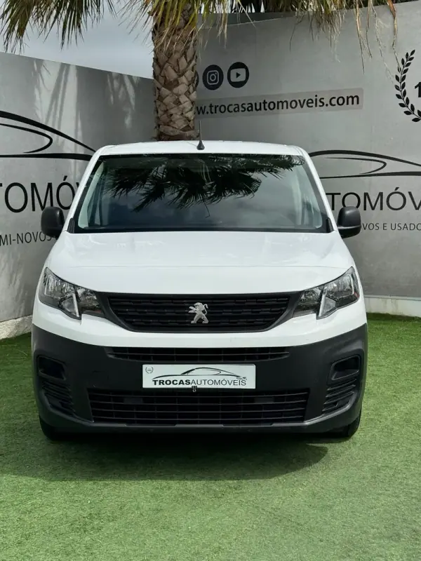Peugeot Partner 1.5 BlueHDi Pro Standard 2021 - 13550 EUR, 171498 km - AUTO.MOTO.pt - 171498km - foto 2 de 18