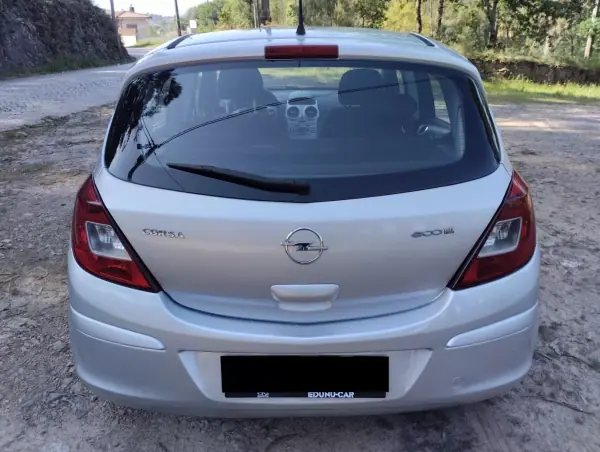 Opel Corsa 2010 - 5000 EUR, 240000 km - AUTO.MOTO.pt - 240000km - foto 6 de 24