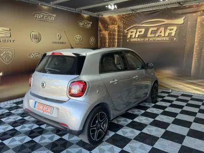 Smart ForFour 2015 - 9490 EUR, 152000 km - AUTO.MOTO.pt - 152000km - foto 11 de 15
