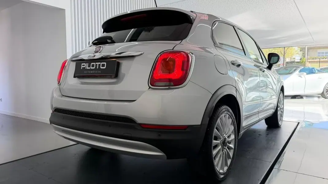 Fiat 500X 2018 - 12990 EUR, 156250 km - AUTO.MOTO.pt - 156250km - foto 9 de 33