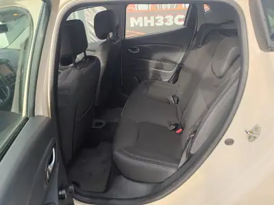Renault Clio 2017 - 10900 EUR, 135702 km - AUTO.MOTO.pt - 135702km - foto 13 de 22