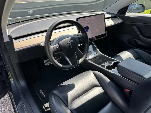 Tesla Model 3 2019 - 21900 EUR, 86000 km - AUTO.MOTO.pt - 86000km - foto 29 de 64