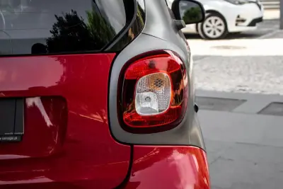 Smart ForTwo Coupé 2019 - 12900 EUR, 70638 km - AUTO.MOTO.pt - 70638km - foto 9 de 28