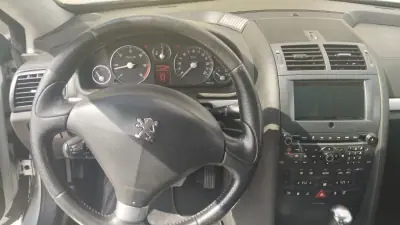 Peugeot 407 2006 - 8490 EUR, 244000 km - AUTO.MOTO.pt - 244000km - foto 9 de 12