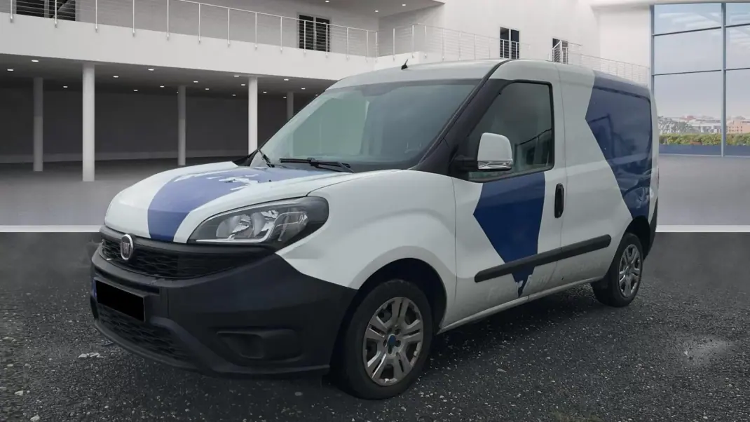 Fiat Doblo 1.3 MJ Easy 3 L 2020 - 7999 EUR, 183000 km - AUTO.MOTO.pt - 183000km - foto 1 de 8