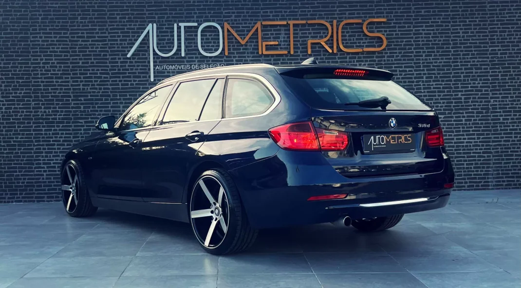 BMW 318 2014 - 14900 EUR, 127000 km - AUTO.MOTO.pt - 127000km - foto 3 de 17