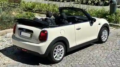 MINI Cooper 2018 - 18500 EUR, 48000 km - AUTO.MOTO.pt - 48000km - foto 10 de 28