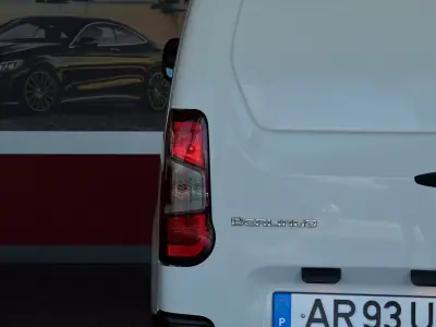 Citroën BERLINGO 1.5 BlueHDi 100 S&S Club M 2022 - 15990 EUR, 92798 km - AUTO.MOTO.pt - 92798km - foto 9 de 19