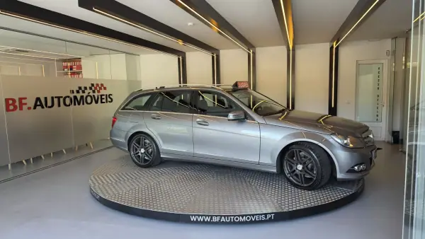 Mercedes-Benz C 180 2014 - 9900 EUR, 299370 km - AUTO.MOTO.pt - 299370km - foto 9 de 52