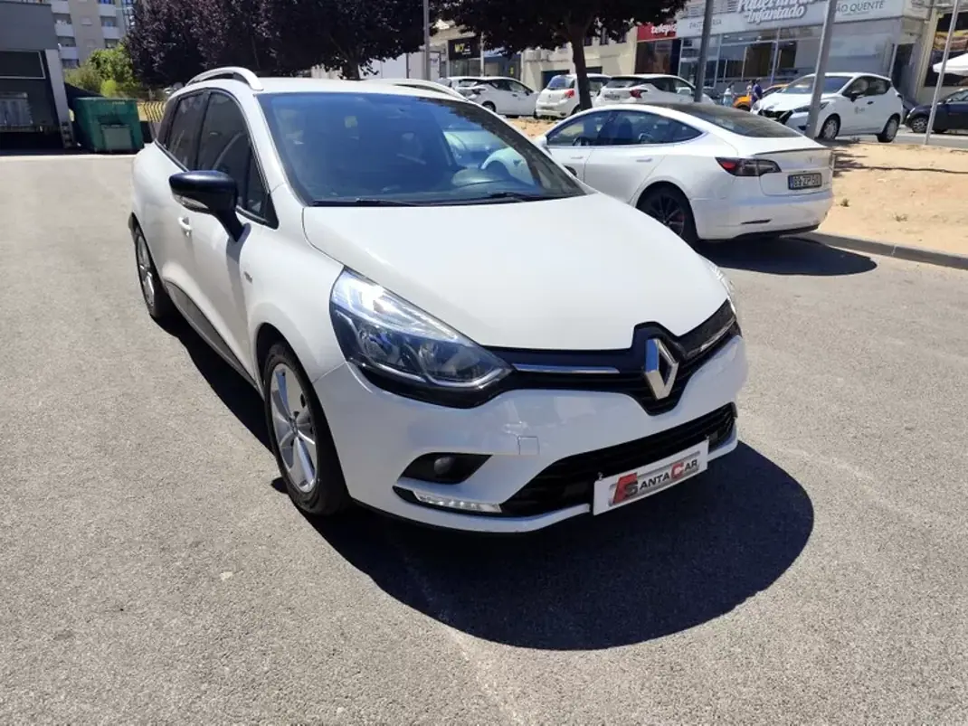 Renault Clio Sport Tourer 2018 - 8980 EUR, 250000 km - AUTO.MOTO.pt - 250000km - foto 3 de 23