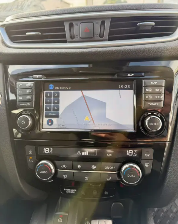 Nissan Qashqai 2018 - 18990 EUR, 111000 km - AUTO.MOTO.pt - 111000km - foto 14 de 39