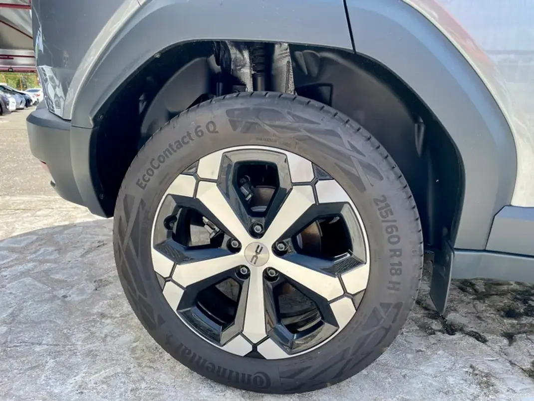 Dacia Duster 2025 - 22950 EUR, 5145 km - AUTO.MOTO.pt - 5145km - foto 8 de 40