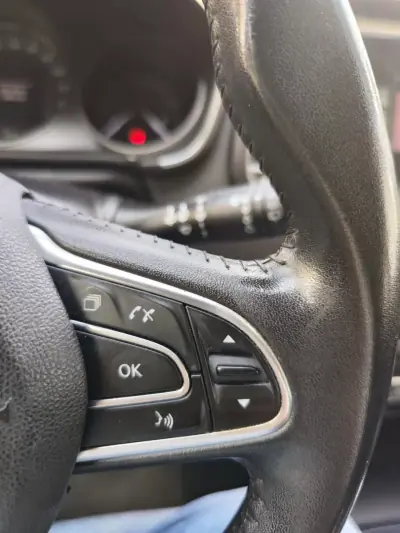 Renault Mégane 2016 - 8780 EUR, 252000 km - AUTO.MOTO.pt - 252000km - foto 29 de 36