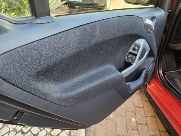 Smart Fortwo Cabrio 2012 - 8480 EUR, 79000 km - AUTO.MOTO.pt - 79000km - foto 4 de 14