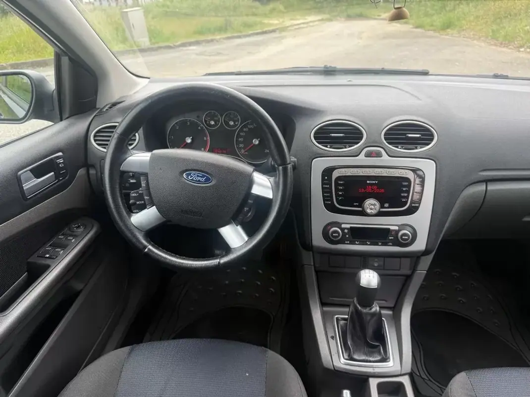 Ford Focus SW 2007 - 4450 EUR, 235000 km - AUTO.MOTO.pt - 235000km - foto 18 de 26