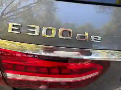Mercedes-Benz E 300 2021 — foto 5 de 14