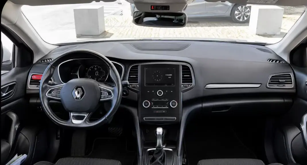 Renault Mégane 2017 - 11900 EUR, 177386 km - 177386km - foto 8 de 8