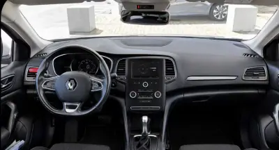 Renault Mégane 2017 - 11900 EUR, 177386 km - AUTO.MOTO.pt - 177386km - foto 8 de 8