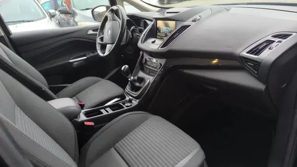 Ford C-Max 2015 - 10700 EUR, 168000 km - AUTO.MOTO.pt - 168000km - foto 7 de 16