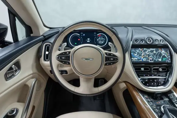 Aston Martin DBX 2020 - 149950 EUR, 55000 km - AUTO.MOTO.pt - 55000km - foto 25 de 53