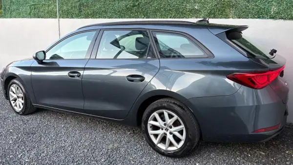 SEAT Leon ST 2022 - 14900 EUR, 81000 km - AUTO.MOTO.pt - 81000km - foto 4 de 9