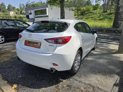 Mazda 3 2017 - 15900 EUR, 113000 km - AUTO.MOTO.pt - 113000km - foto 6 de 7