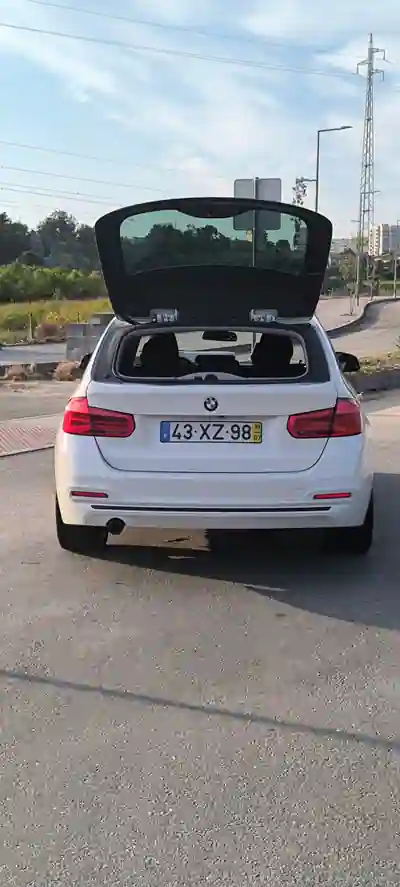 BMW 318 2019 - 19000 EUR, 130000 km - AUTO.MOTO.pt - 130000km - foto 11 de 12