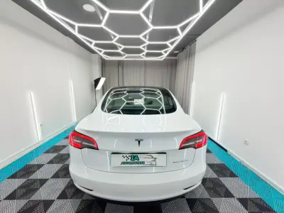 Tesla Model 3 2020 - 24500 EUR, 134000 km - AUTO.MOTO.pt - 134000km - foto 7 de 21