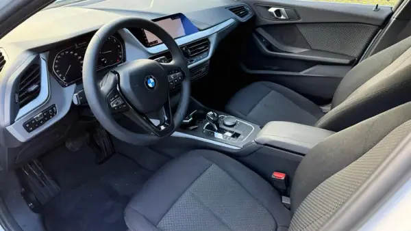 BMW 118 2019 - 22900 EUR, 142000 km - AUTO.MOTO.pt - 142000km - foto 4 de 22