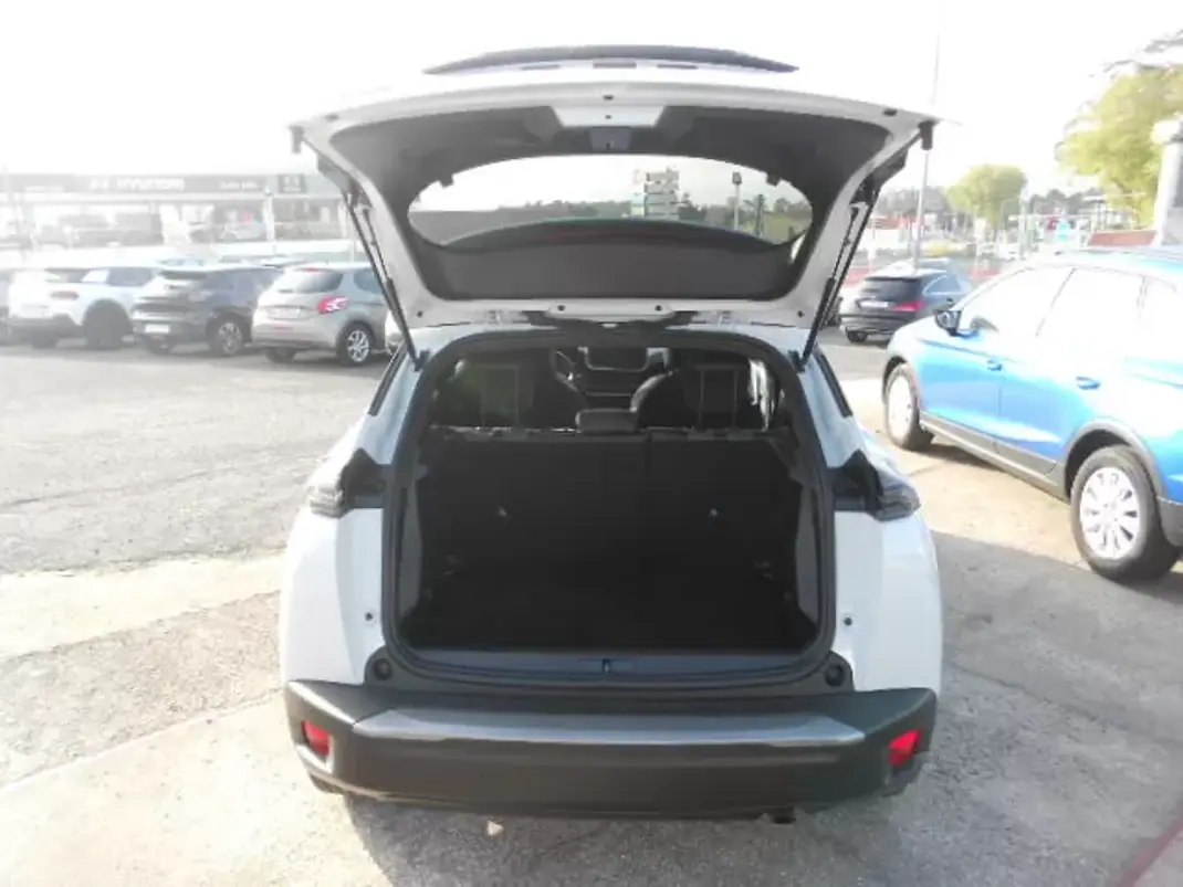Peugeot 2008 2024 - 22500 EUR, 58498 km - AUTO.MOTO.pt - 58498km - foto 8 de 11
