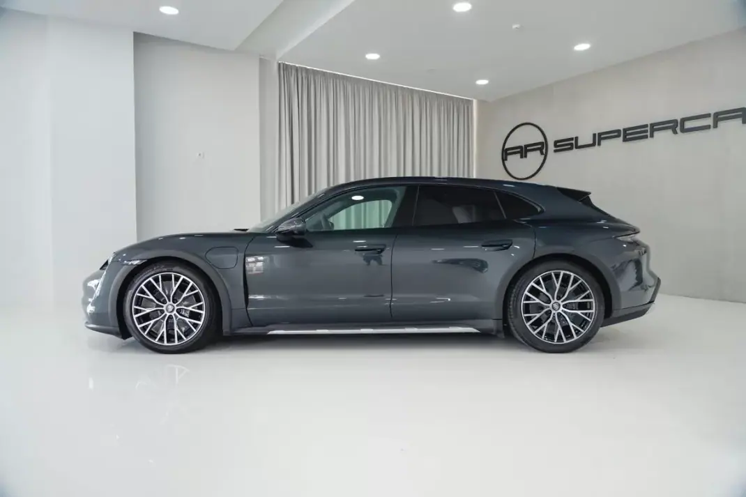 Porsche Taycan Cross Turismo 2022 - 63950 EUR, 45941 km - 45941km - foto 9 de 52