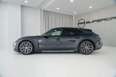 Porsche Taycan Cross Turismo 2022 - 64950 EUR, 45941 km - AUTO.MOTO.pt - 45941km - foto 9 de 52