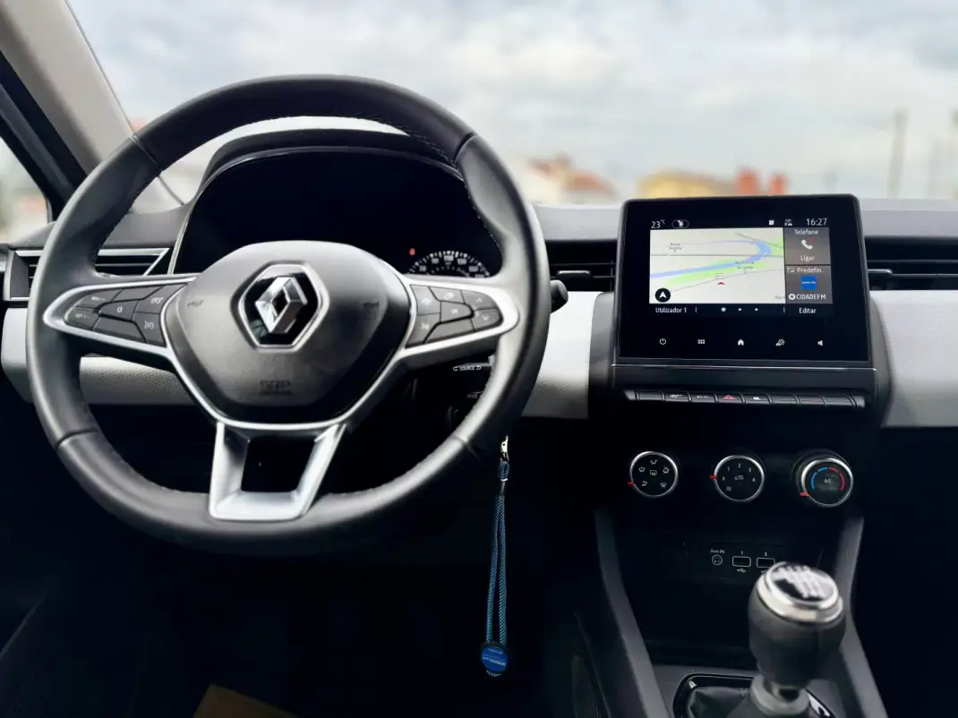Renault Clio 2023 - 15450 EUR, 61000 km - AUTO.MOTO.pt - 61000km - foto 16 de 31