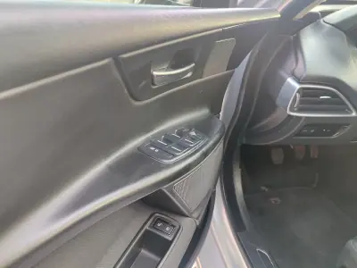 Jaguar XE 2016 - 15900 EUR, 120000 km - AUTO.MOTO.pt - 120000km - foto 15 de 22