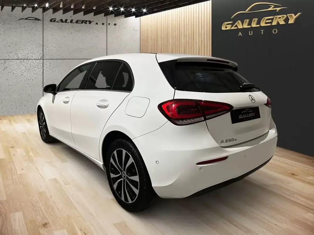 Mercedes-Benz A 250 2022 - 27800 EUR, 78000 km - AUTO.MOTO.pt - 78000km - foto 4 de 20