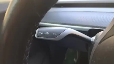 Tesla Model 3 2019 - 22500 EUR, 113000 km - AUTO.MOTO.pt - 113000km - foto 42 de 53
