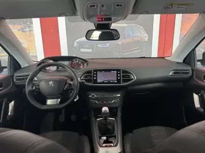 Peugeot 308 2019 - 16500 EUR, 74173 km - AUTO.MOTO.pt - 74173km - foto 20 de 20