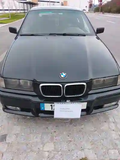 BMW 318 1999 - 2500 EUR, 175000 km - foto 5 de 9
