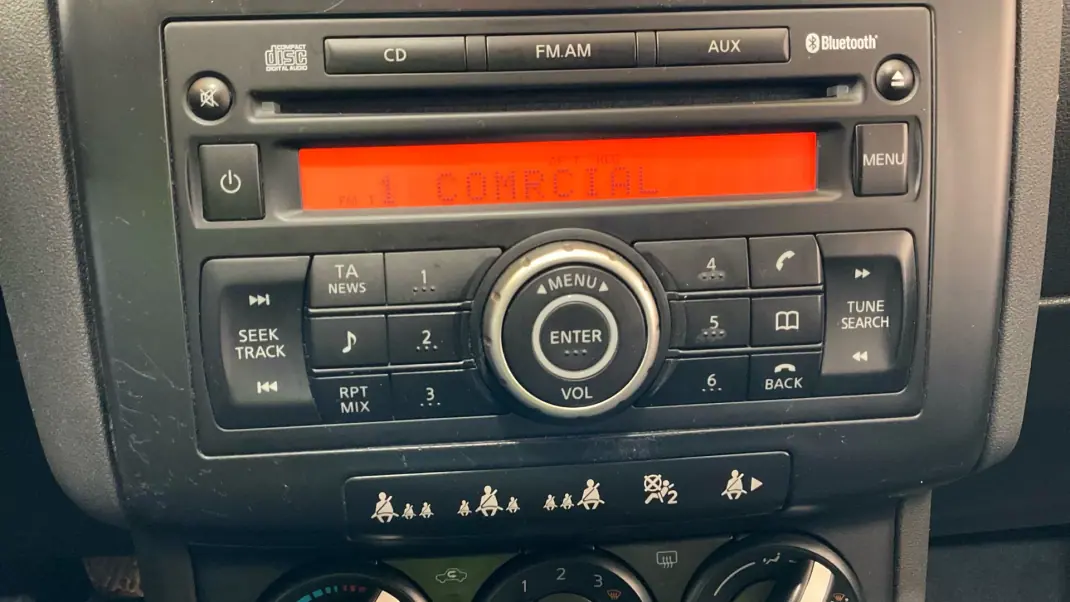 Nissan Qashqai 2009 - 8999 EUR, 181121 km - AUTO.MOTO.pt - 181121km - foto 6 de 9