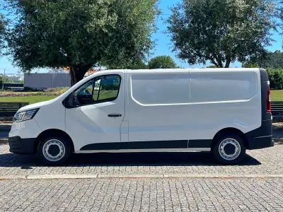 Renault 2022 - 21900 EUR, 128000 km - AUTO.MOTO.pt - 128000km - foto 10 de 33