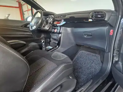 DS DS3 2011 - 9990 EUR, 188000 km - AUTO.MOTO.pt - 188000km - foto 4 de 22