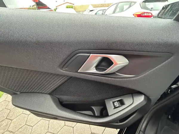 BMW 116 2021 - 21500 EUR, 107449 km - AUTO.MOTO.pt - 107449km - foto 19 de 24
