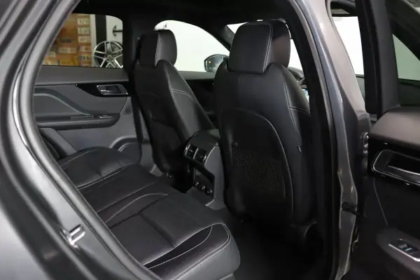 Jaguar F-Pace 2018 - 33900 EUR, 70000 km - AUTO.MOTO.pt - 70000km - foto 37 de 39