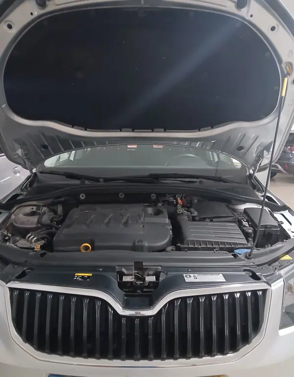 Skoda Octavia Break 2014 - 10500 EUR, 84000 km - 84000km - foto 5 de 7