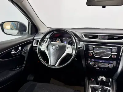Nissan Qashqai 2015 - 13750 EUR, 96000 km - AUTO.MOTO.pt - 96000km - foto 23 de 45